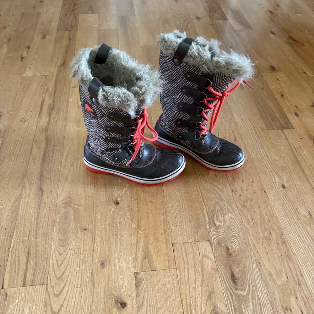 Sorel Boots with Faux Fur and orange Accents